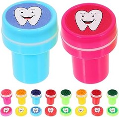 Sellos autoentintables vs. Sellos de tinta tradicional para niños